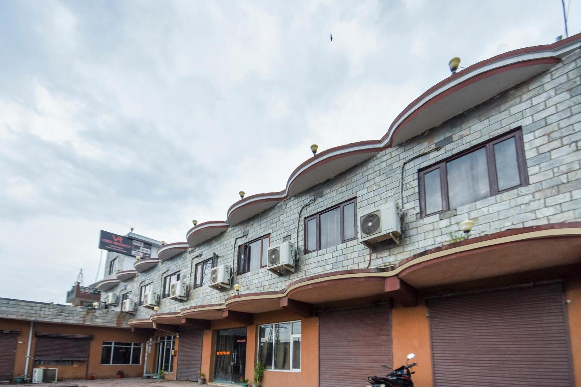Oyo Flagship Vibes Hotel Nalagarh Экстерьер фото